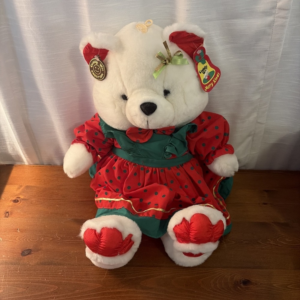 VINTAGE 1991 NWT CUDDLE WIT MERRY XMAS GREEN AND RED DRESS BEAR